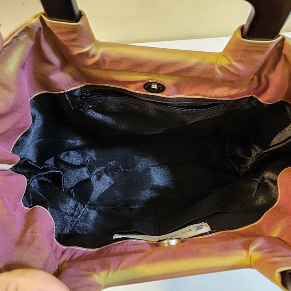 The Silk Trading Co.  100% Silk Embroidered Purse - Picture 14 of 16